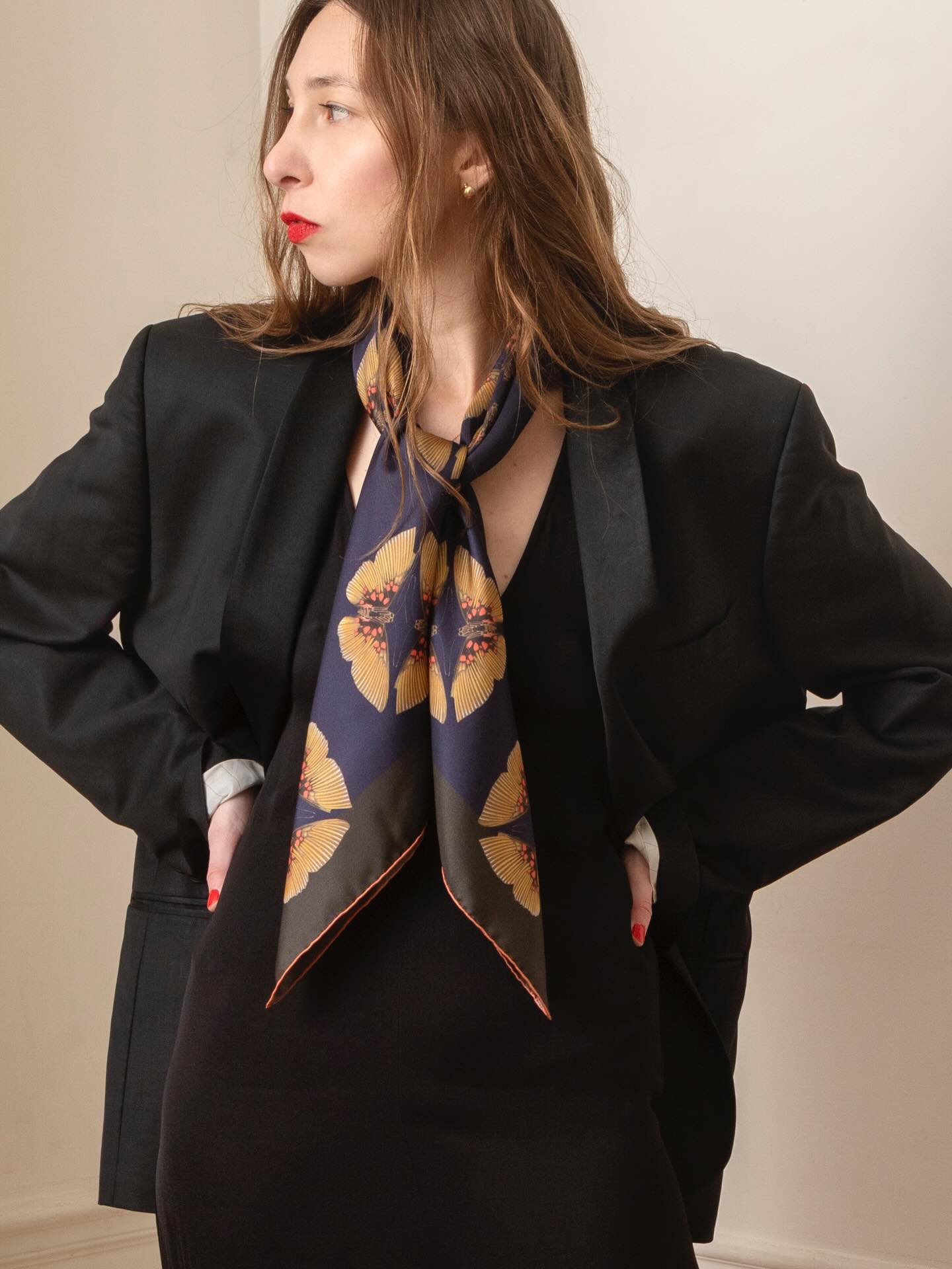 Are they flowers, lips, diamonds? Look close!. Two butterflies, facing one another — On each scarf, there is always one exceptional pair following one another.
Find your butterfly. Find your soulmate. 🦋

#montkiji #FindYourButterfly #SoulmateStory 
 #soulmate #LuxuryAccessories ScarfSeason  silkscarf silksquare frenchsilk frenchluxury silkstyle parisianstyle frencheleganve luxuryaccessories styleinsilk woveninfrance frenchcraftsmanship artofsilk slowluxury freomfrancewithlove  madeinfrance🇫🇷