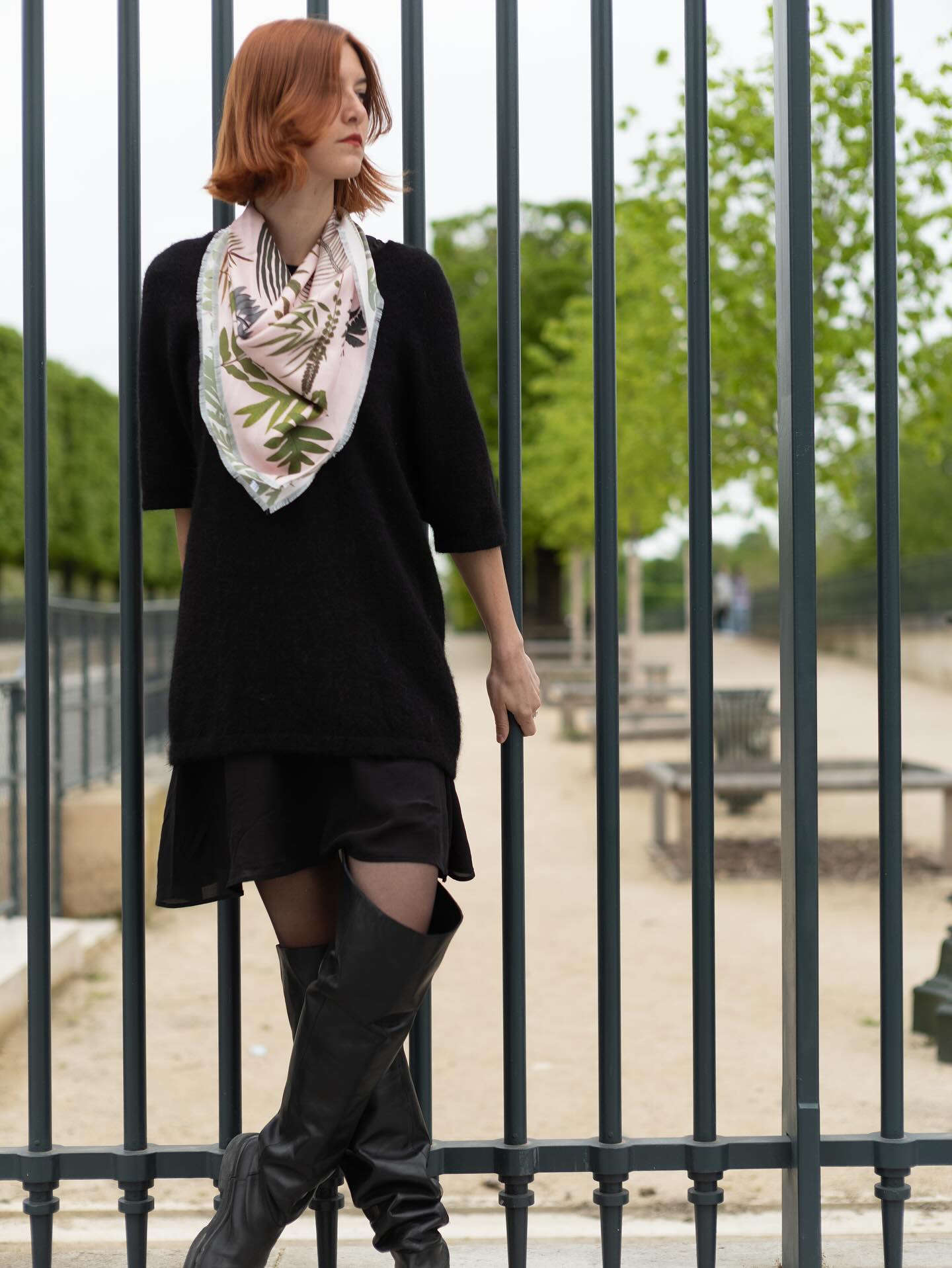 Tout comme la soie, l’arbre de vie est porteur de force, de stabilité et de persévérance

#TreeOfLifeScarf #SilkScarfStyle #LuxuryAccessories #ArtOnSilk #SlowFashion #BotanicalBeauty #ScarfSeason #WearYourRoots  #silkscarf #silksquare #frenchsilk #frenchluxury #silkstyle #parisianstyle #frencheleganve #luxuryaccessories #styleinsilk #woveninfrance #frenchcraftsmanship #artofsilk #slowluxury #freomfrancewithlove  #madeinfrance🇫🇷