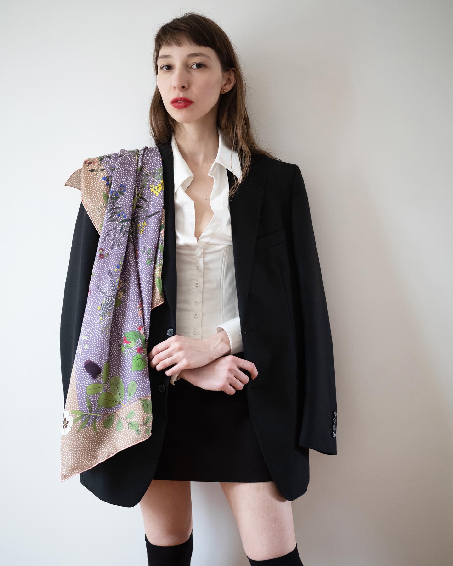 The Edge by Melodie d'Incamps - Silk Twill Square Scarf | Mont Kiji
