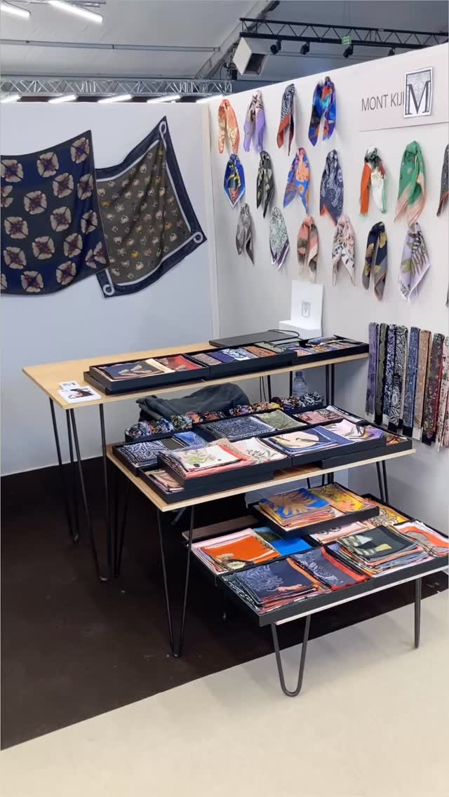 Mont Kiji celebrates Paris Fashion Week ✨
Discover our 100% Made in France silk accessories at Salon Première Classe,
📍 Jardin des Tuileries
📌 Stand : 105
 #parisfashionweek #salonpremiereclasse #madeinfrance  #SilkAccessories #luxuryaccessories frenchcraftsmanship IndependentDesigner montkiji  silkscarf silksquare frenchsilk frenchluxury silkstyle parisianstyle frencheleganve luxuryaccessories  frenchcraftsmanship  slowluxury freomfrancewithlove  madeinfrance🇫🇷