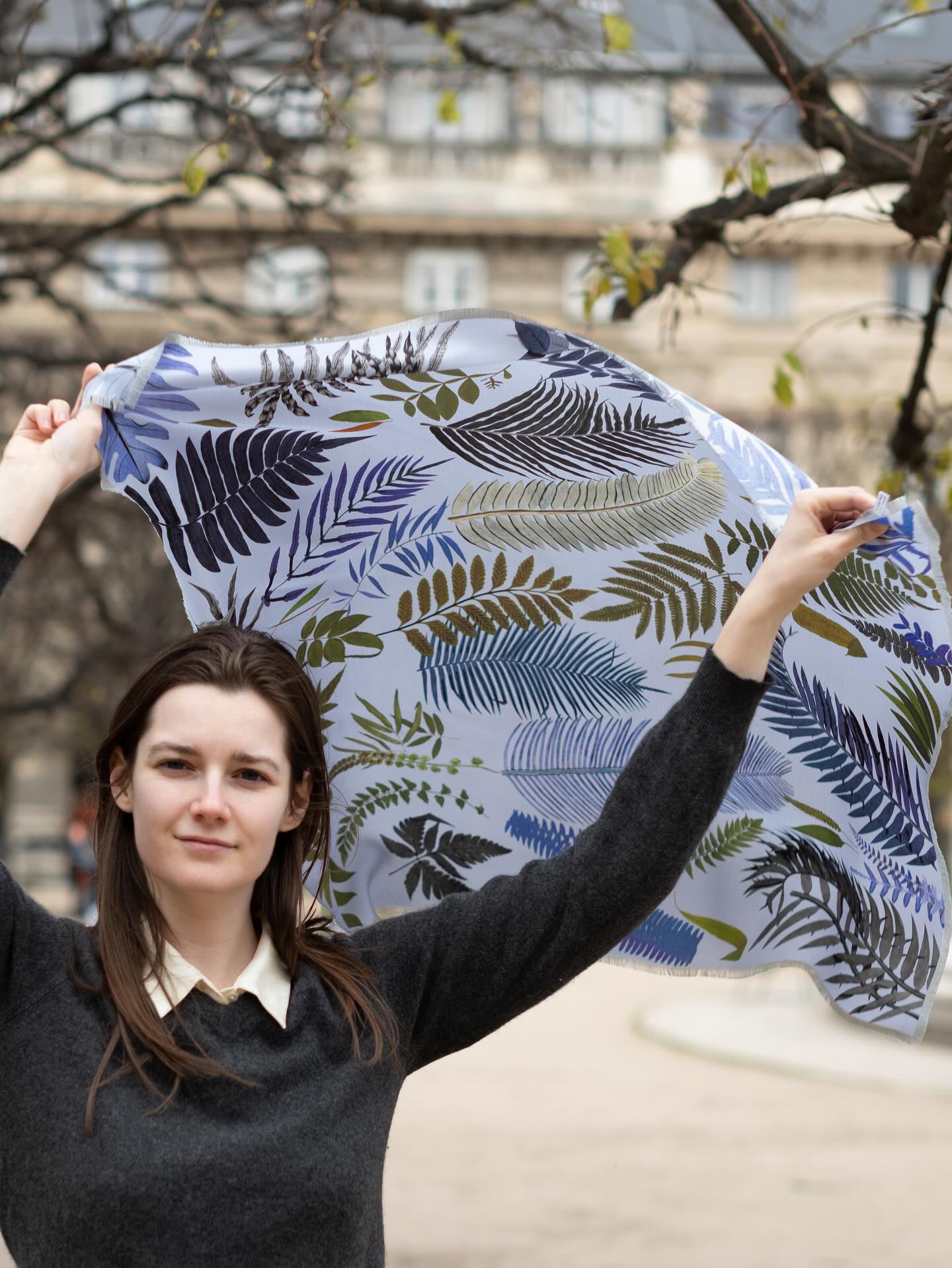 Leaves dancing in the wind, silk flowing like memory —light, free, and full of meaning.
#TreeOfLife #LeavesAndSilk #WhispersOfNature  #TreeOfLifeScarf #SilkScarfStyle #LuxuryAccessories #ArtOnSilk #SlowFashion #BotanicalBeauty #ScarfSeason #WearYourRoots  #silkscarf #silksquare #frenchsilk #frenchluxury #silkstyle #parisianstyle #frencheleganve #luxuryaccessories #styleinsilk #woveninfrance #frenchcraftsmanship #artofsilk #slowluxury #freomfrancewithlove  #madeinfrance🇫🇷