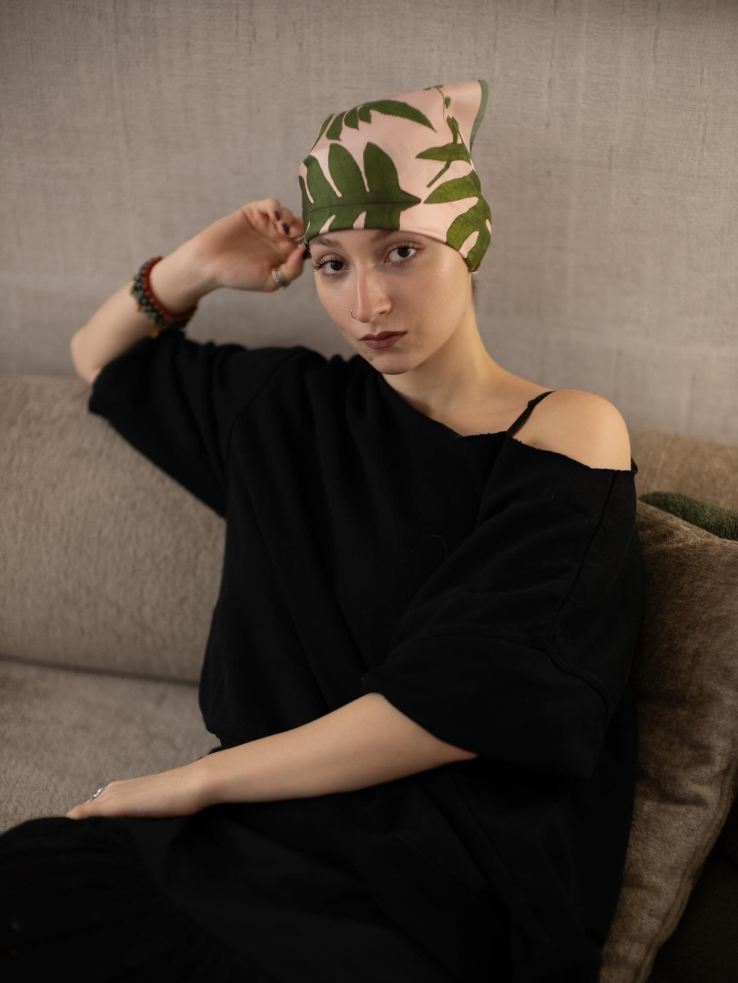 Leaf by leaf, we celebrate what matters 

 #SilkScarfStyle #LuxuryAccessories #ArtOnSilk #SlowFashion #BotanicalBeauty ScarfSeason WearYourRoots  silkscarf silksquare frenchsilk frenchluxury silkstyle parisianstyle frencheleganve luxuryaccessories styleinsilk woveninfrance frenchcraftsmanship artofsilk slowluxury freomfrancewithlove  madeinfrance🇫🇷