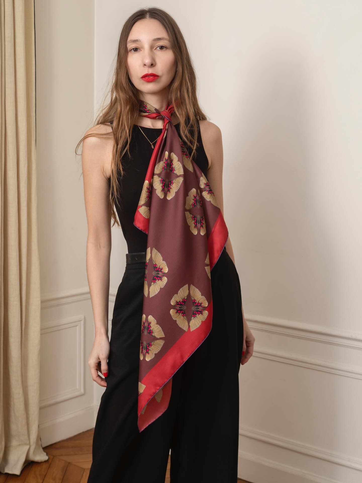 Flowing silk, butterfly-adorned

 #SoulmateSymbol #PoetryInSilk #soulmate #silkscarf #silksquare frenchsilk frenchluxury silkstyle parisianstyle frencheleganve luxuryaccessories  frenchcraftsmanship  slowluxury freomfrancewithlove  madeinfrance🇫🇷